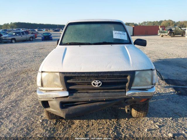 Toyota Tacoma Prerunner Image 15