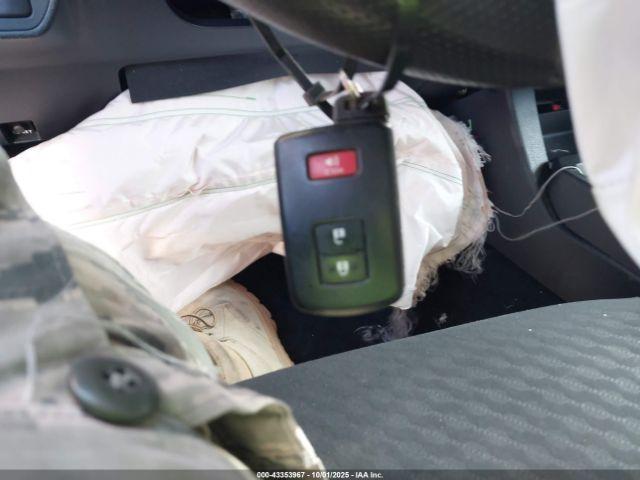 Toyota Tacoma Sr5 V6 Image 2