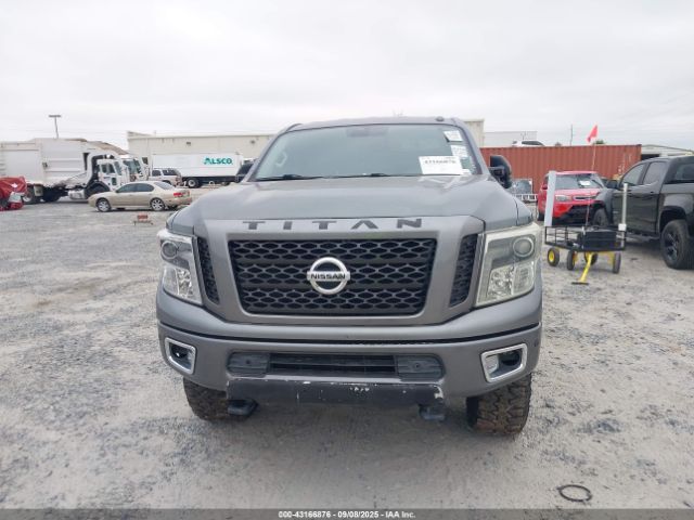Nissan Titan Pro-4x Diesel Image 10
