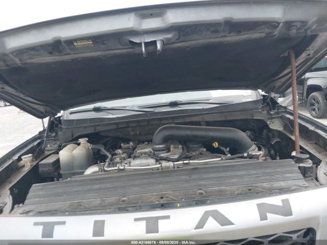 Nissan Titan Pro-4x Diesel Image 5