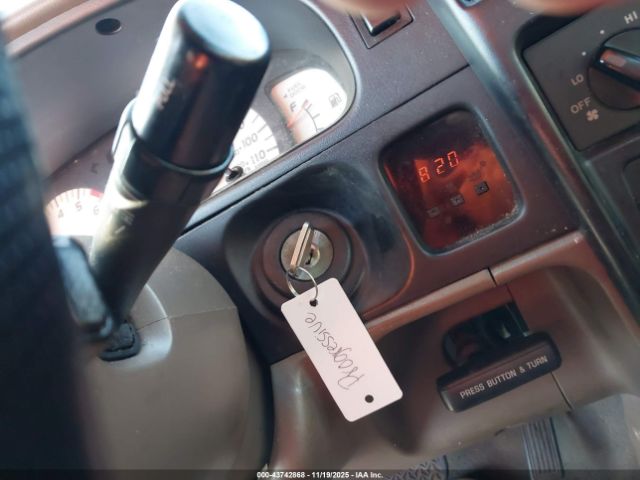 Toyota Tacoma Prerunner V6 Image 12