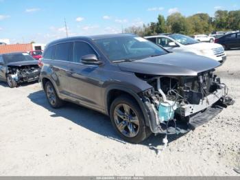  Salvage Toyota Highlander