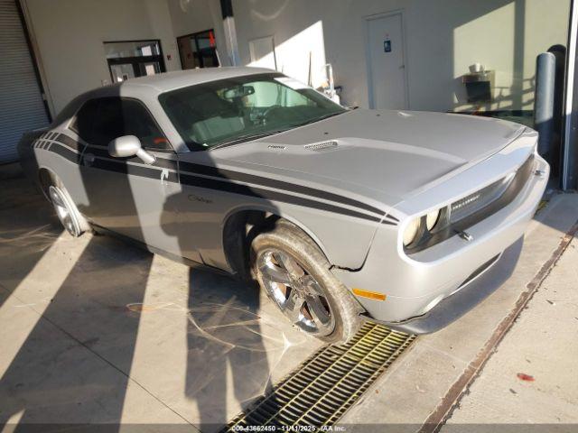  Salvage Dodge Challenger