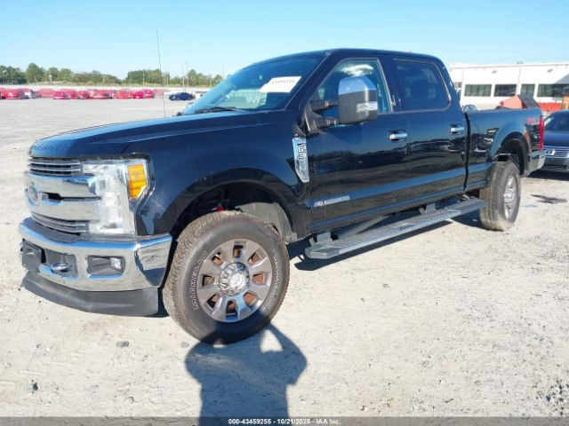 Ford F-350 Lariat Image 6