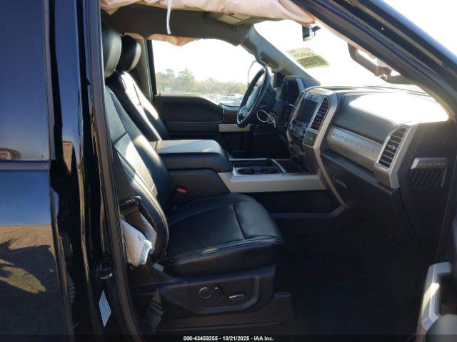 Ford F-350 Lariat Image 7