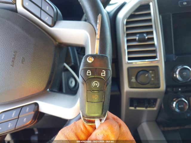 Ford F-350 Lariat Image 9