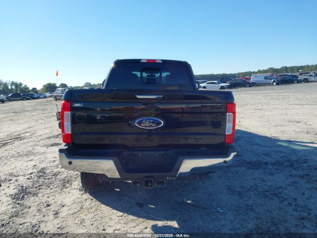 Ford F-350 Lariat Image 5
