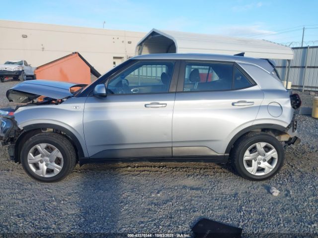 Hyundai VENUE Se Image 3