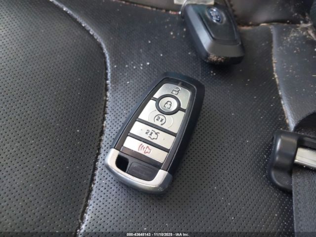 Ford Edge Titanium Image 8