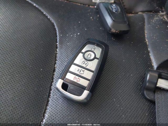 Ford Edge Titanium Image 8