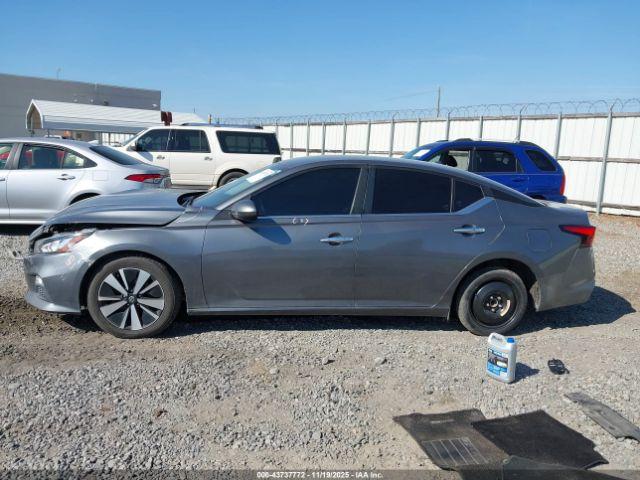 Nissan Altima Sv Fwd Image 3