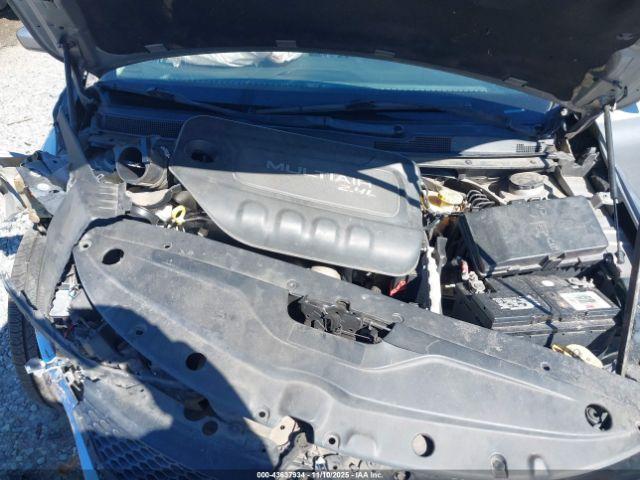 Chrysler 200 Limited Image 2