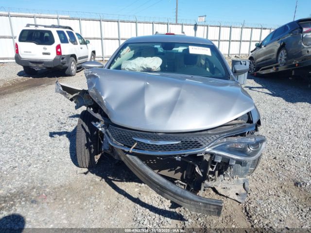 Chrysler 200 Limited Image 10