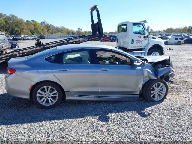 Chrysler 200 Limited Image 11