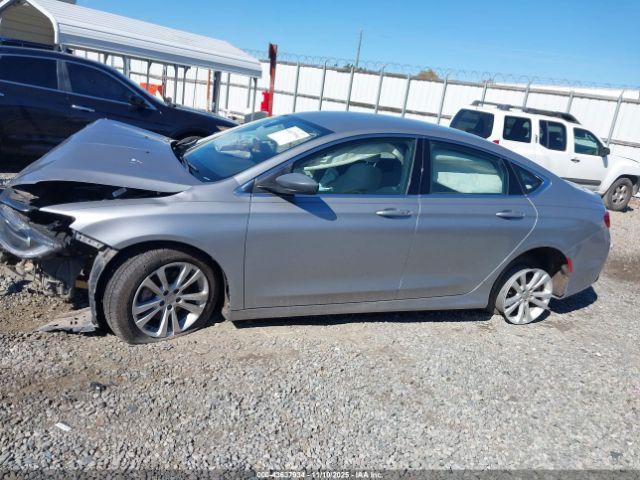 Chrysler 200 Limited Image 13