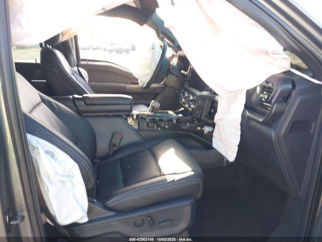 Ford F-150 Xlt Image 16