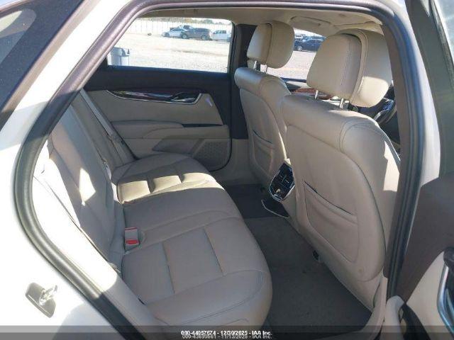 Cadillac XTS Luxury Image 3