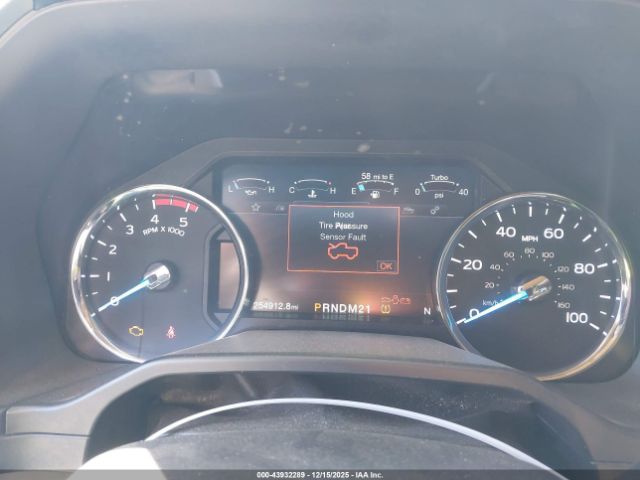 Ford F-350 Lariat Image 3