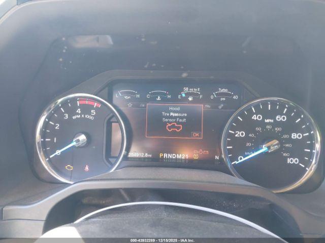 Ford F-350 Lariat Image 3