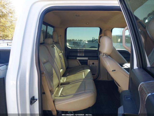 Ford F-350 Lariat Image 20