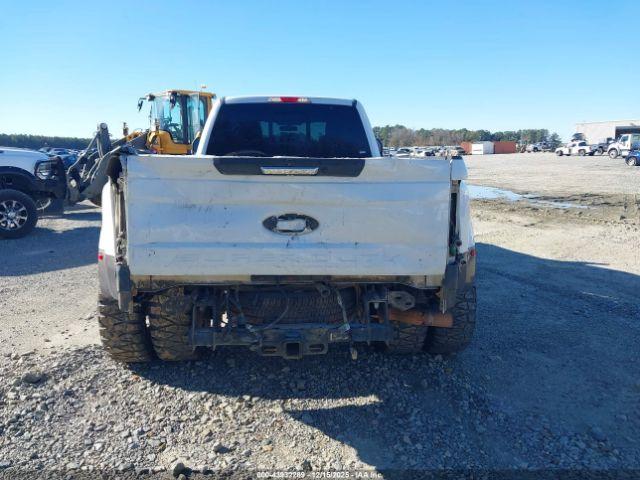 Ford F-350 Lariat Image 15