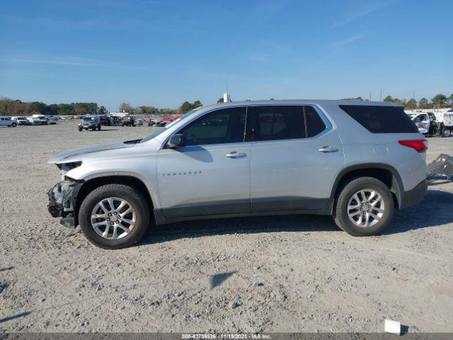 Chevrolet Traverse Fwd Ls Image 2