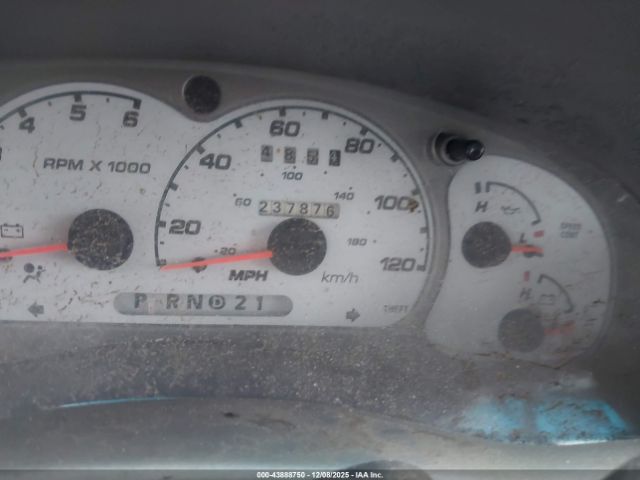 Ford Explorer Image 3