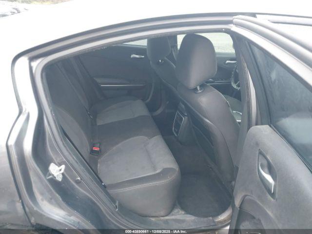 Dodge Charger Se Image 6