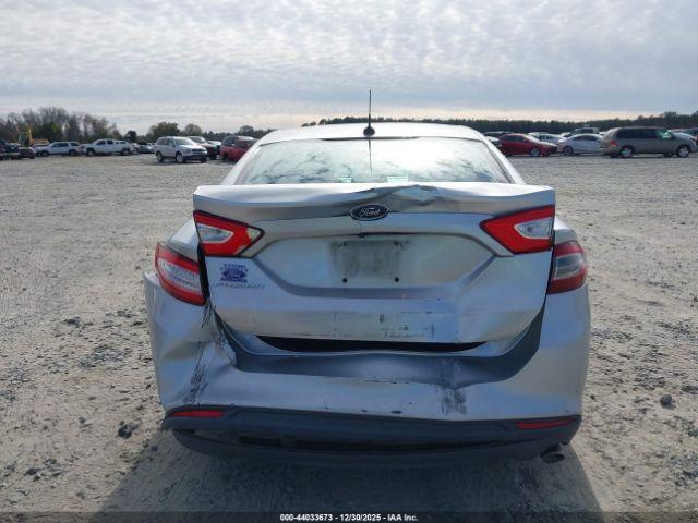 Ford Fusion S Image 4