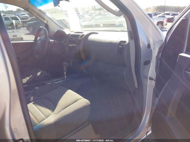 Nissan Xterra X Image 9