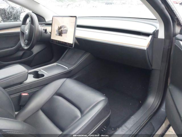 Tesla Model 3 Rear-wheel Drive Image 4