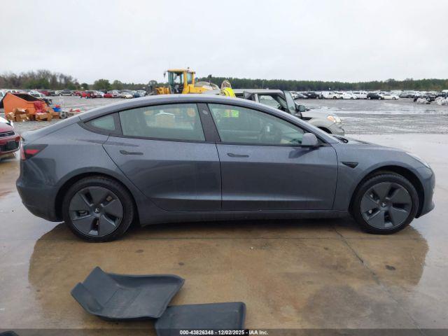 Tesla Model 3 Rear-wheel Drive Image 10