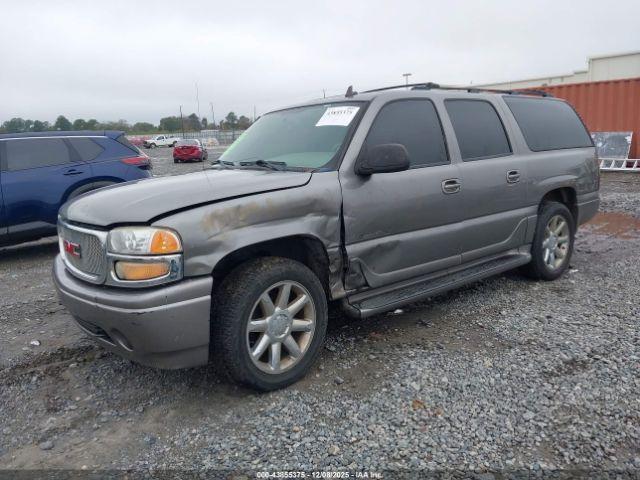 GMC Yukon Denali Image 3