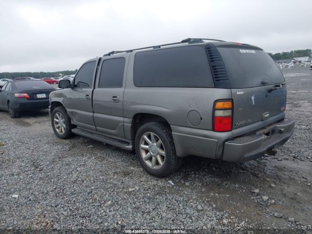 GMC Yukon Denali Image 2
