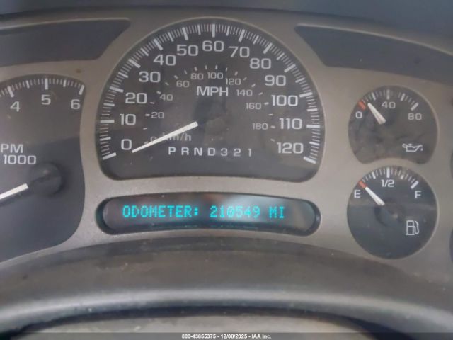 GMC Yukon Denali Image 5