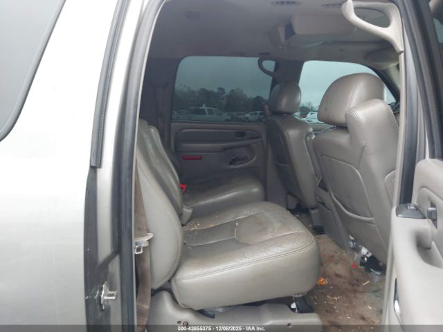 GMC Yukon Denali Image 6